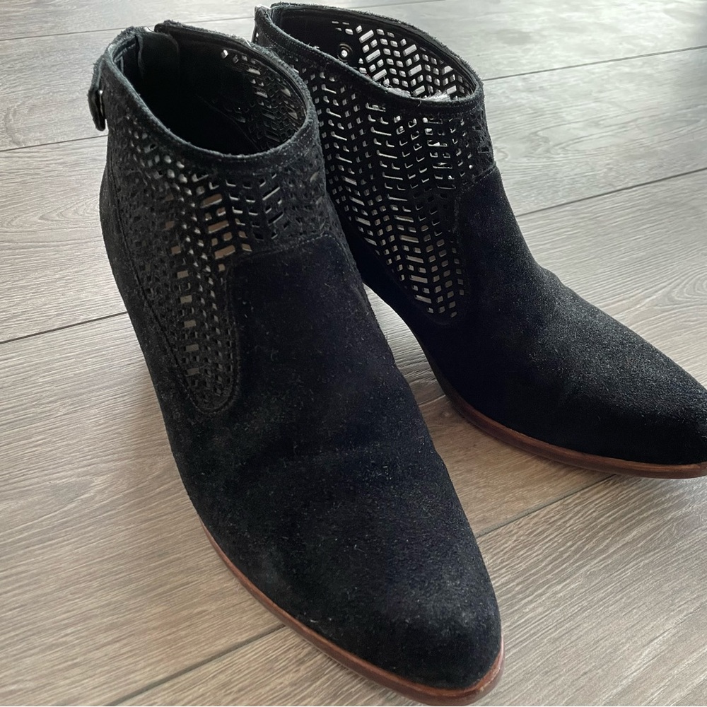 Via Spiga Suede ankle boots sz 10